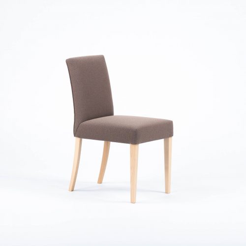 SINN Living · Polstermöbel in Perfektion · Produktion in Stemwede-Haldem · Langlebige Sofas und Sitzmöbel · STUHL OPERA MAPLE