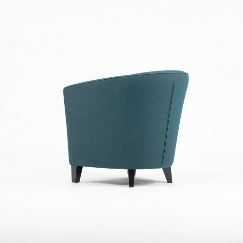SINN Living · Polstermöbel in Perfektion · Produktion in Stemwede-Haldem · Langlebige Sofas und Sitzmöbel · SESSEL OPERA SMARAGD