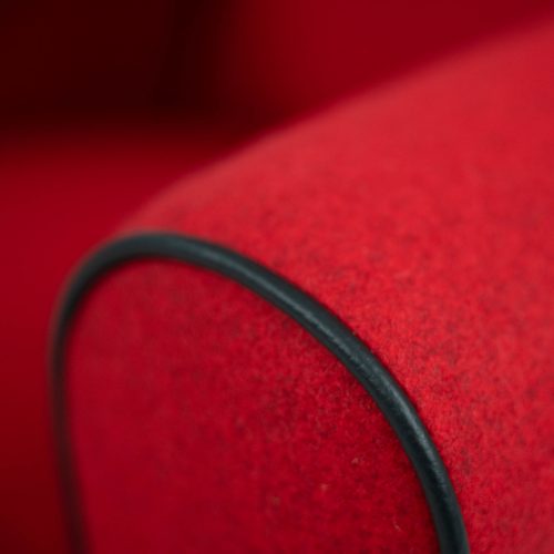 SINN Living · Polstermöbel in Perfektion · Produktion in Stemwede-Haldem · Langlebige Sofas und Sitzmöbel · OHRENSESSEL BERGEN BURGUNDY