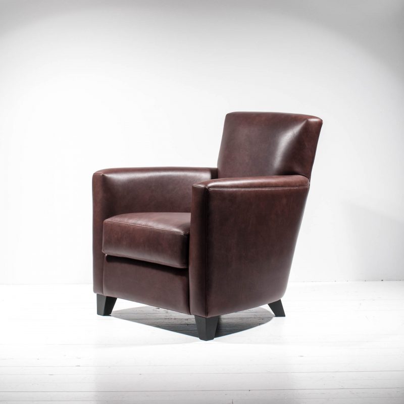 SINN Living · Polstermöbel in Perfektion · Produktion in Stemwede-Haldem · Langlebige Sofas und Sitzmöbel · SESSEL 83 CHARLESTON CHESTNUT